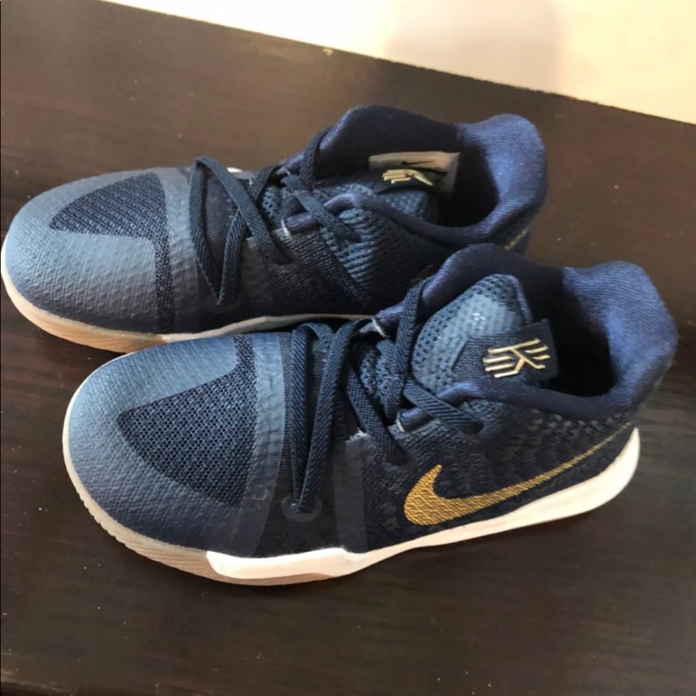 Nike Kyrie 3 Toddler 10c